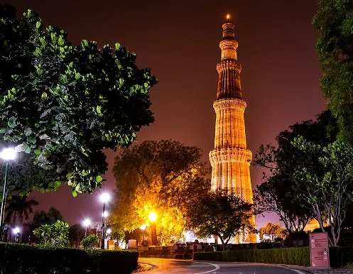 Qutab Minar Delhi Night View